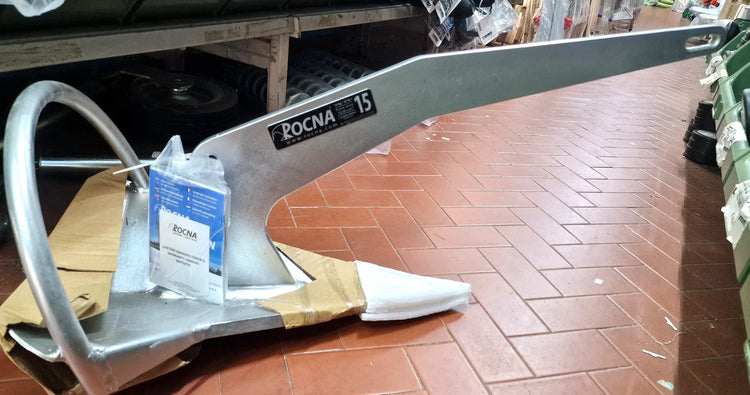Ancora Rocna Original da 15 kg in acciaio zincato, con il roll-bar in evidenza