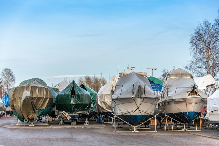 Come coprire la barca: teli e coperture invernali