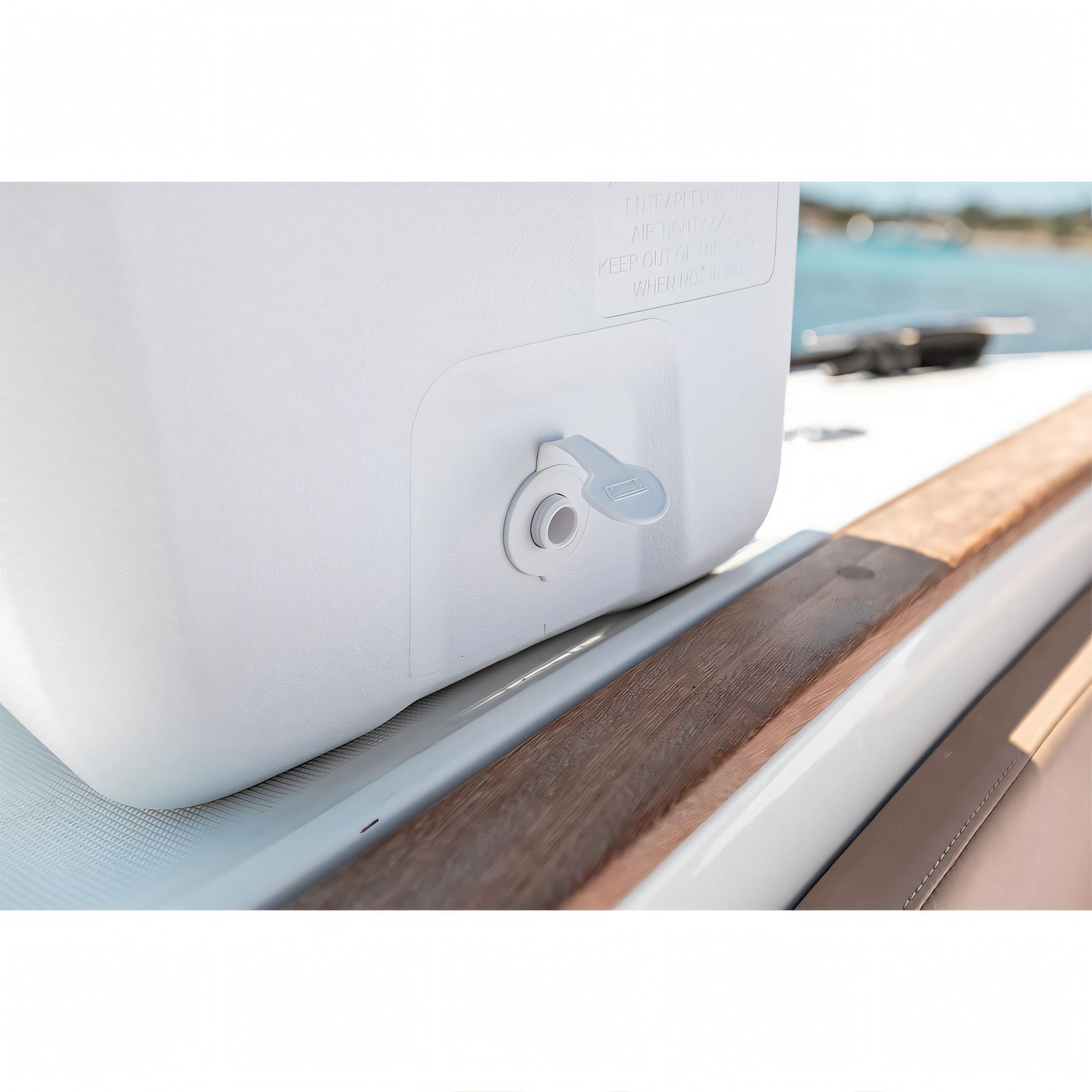 Vista del prodotto - ghiacciaia Coleman Xtreme Marine Personal