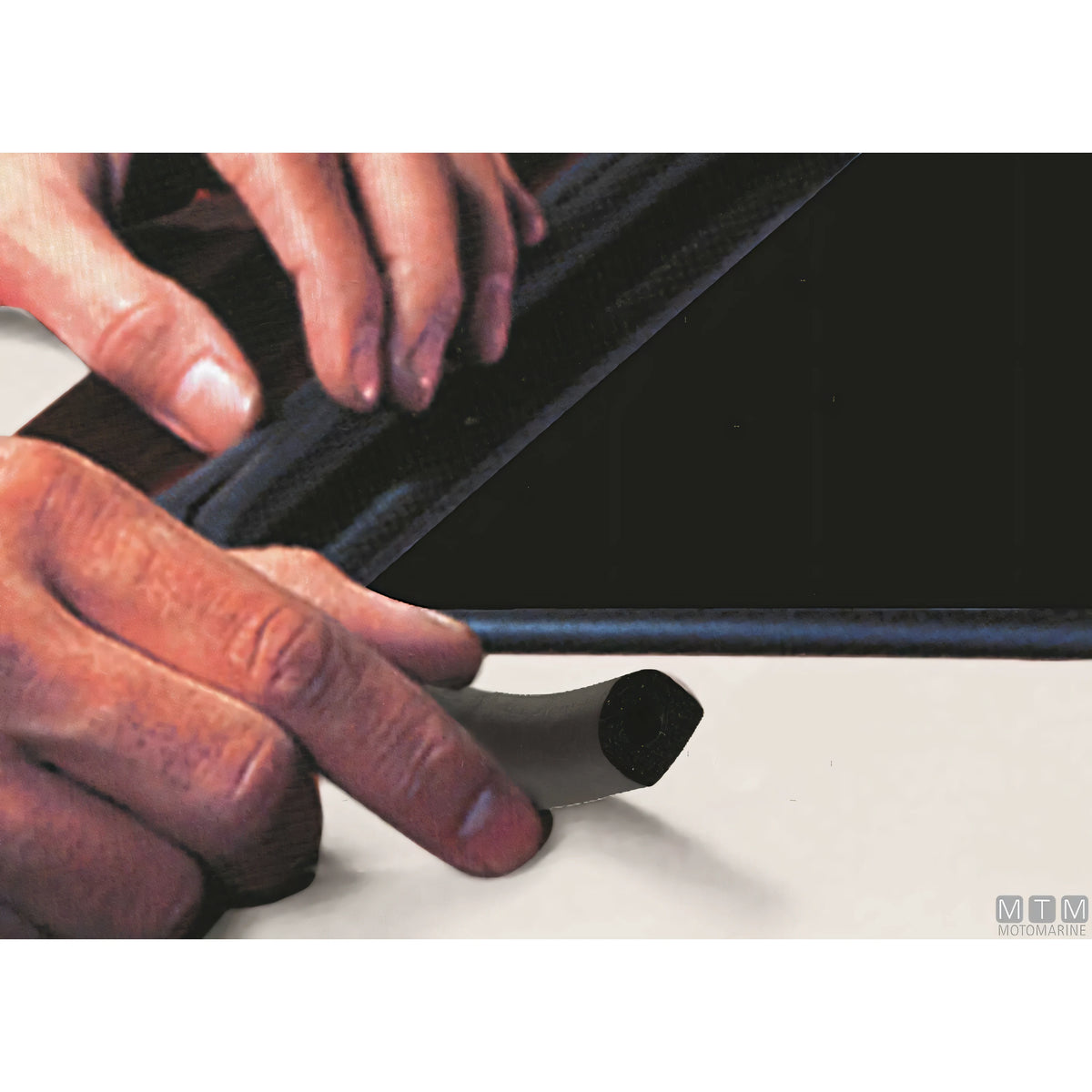 Trim-Lok guarnizione DO Rubber EPDM nera adesiva — vista 3