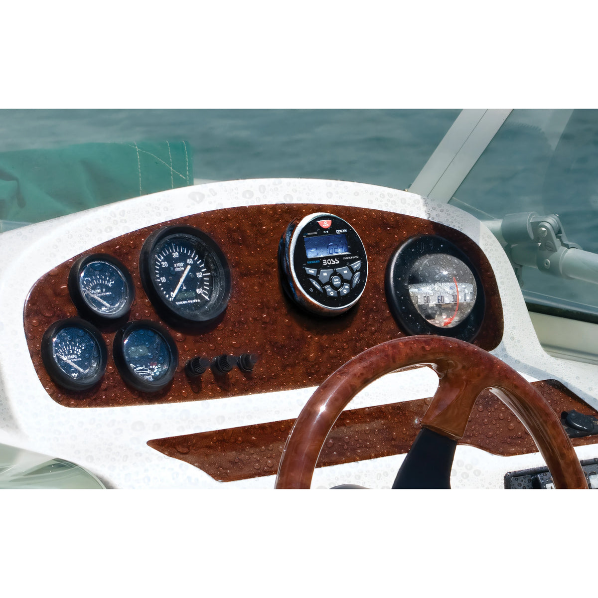 Stereo da cruscotto Boss Marine MGR 350B vista laterale
