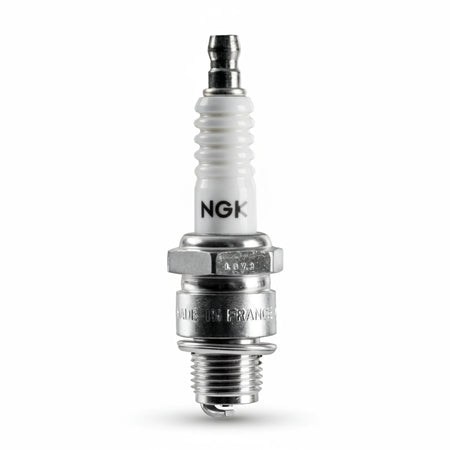 Candela NGK LKR7E in metallo cromato e ceramica bianca, isolatore nervato, Made in France | Onautica
