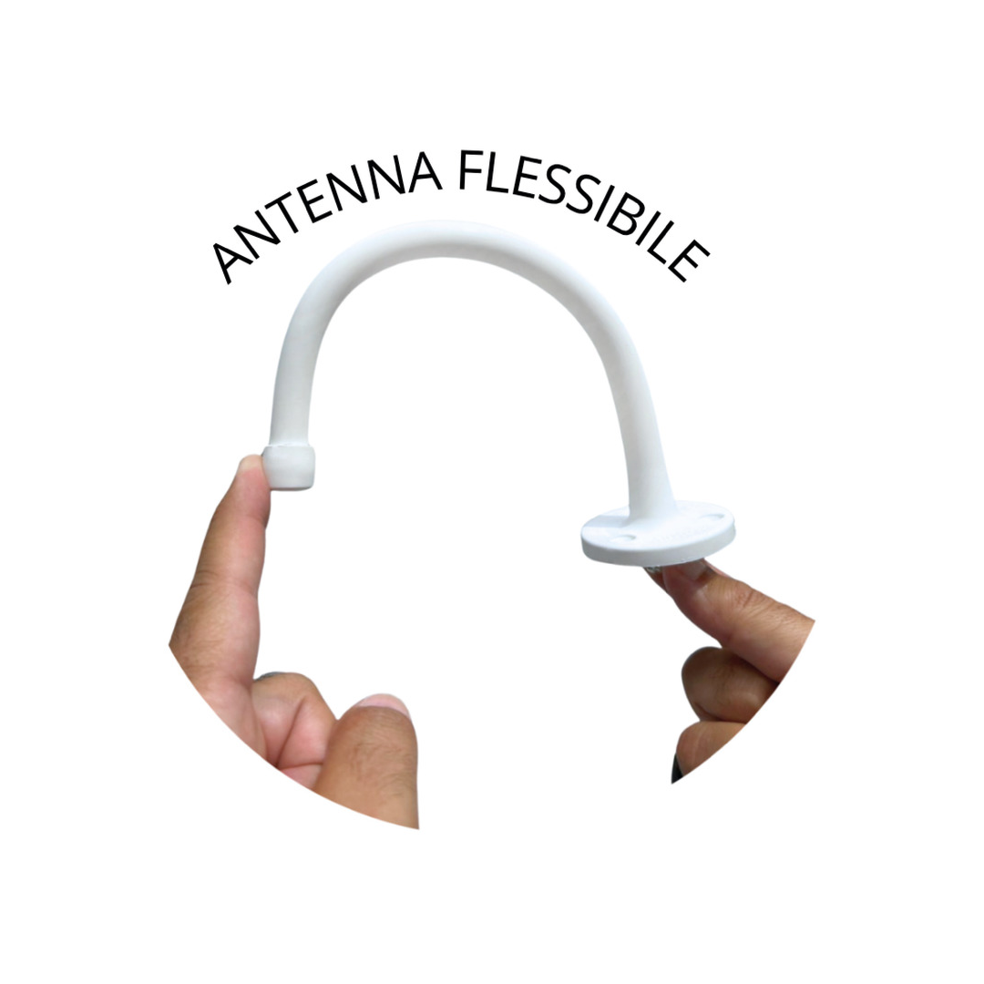 Antenna radio AM/FM nautica Glomex in nylon flessibile nera, compatta con base e cavo incluso.