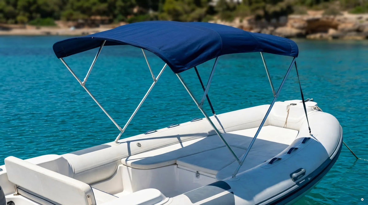 Capottina tendalino parasole 3 archi blu montata su gommone in rada