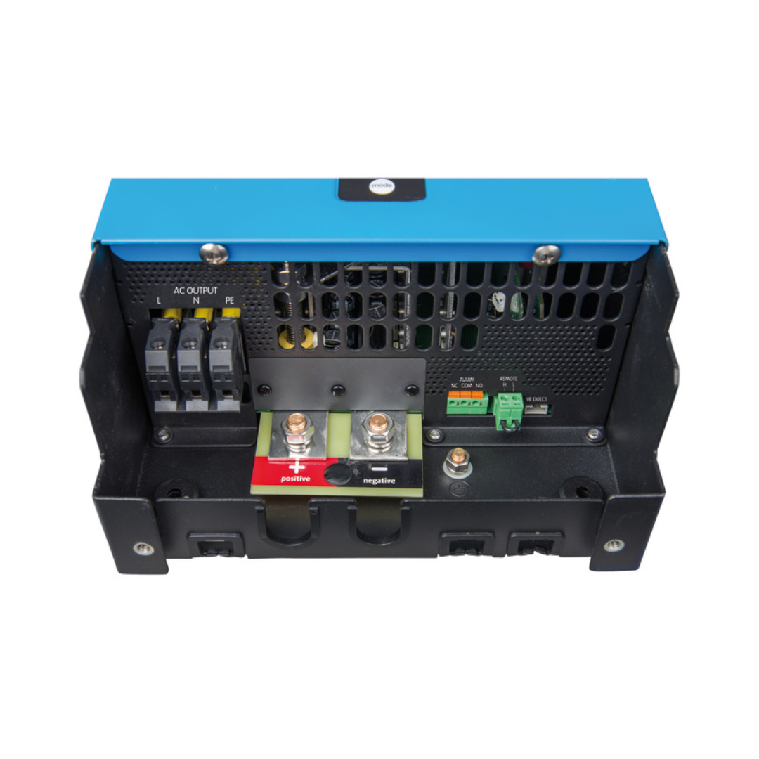 Inverter Victron Phoenix Smart a onda sinusoidale pura con tecnologia Sinumax e Bluetooth integrato, disponibile in varie potenze. sotto