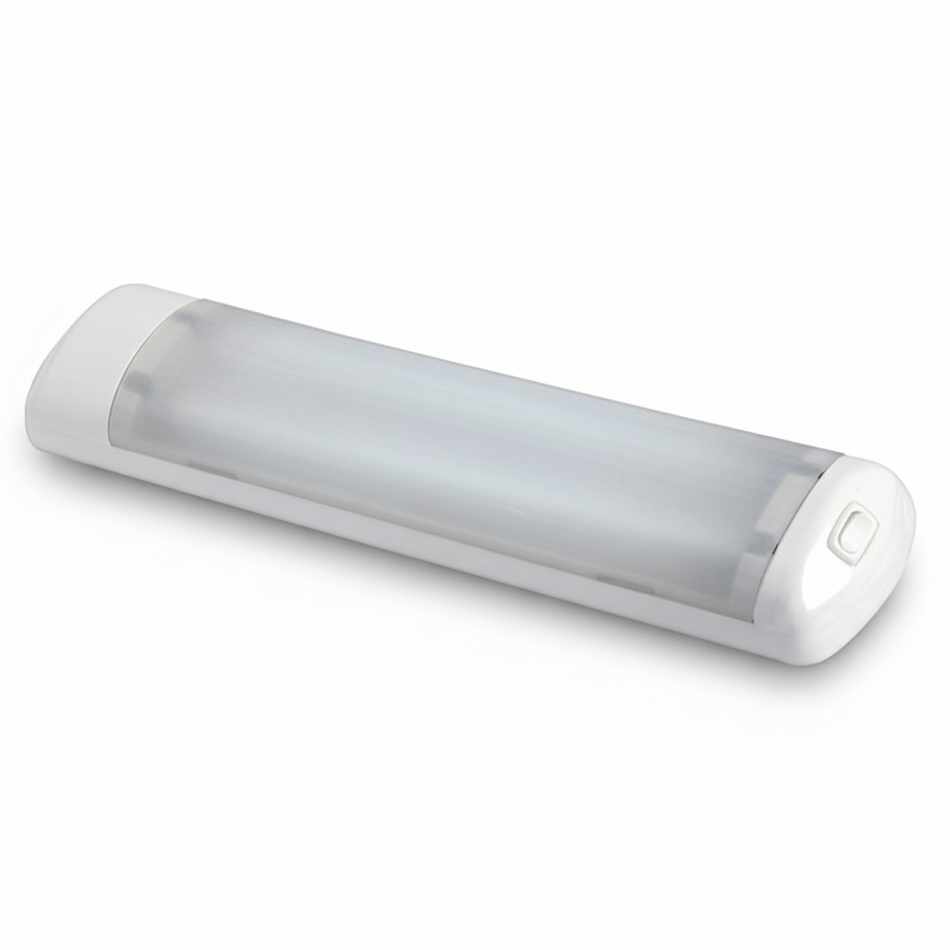 Plafoniera lineare a LED bianca 12V con diffusore satinato e interruttore, ideale per sostituire luci al neon su camper e barche.