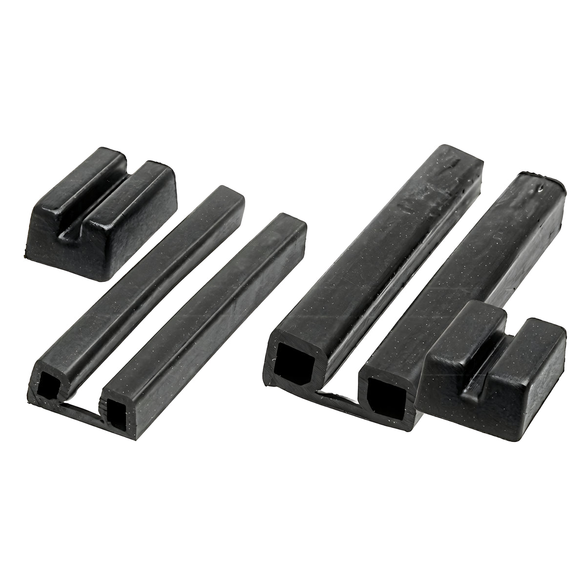 Profilo parabordo bottazzo in PVC nero con inserto bianco per scafi con giunzione scatolata, dimensioni 55x21 mm, rotolo da 24 metri.