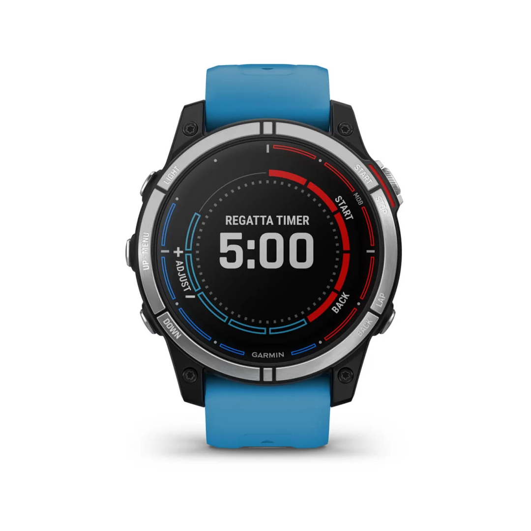 Orologio GPS nautico Garmin Quatix 7 con cinturino blu e display Regatta Timer 5:00 su sfondo nero | Onautica