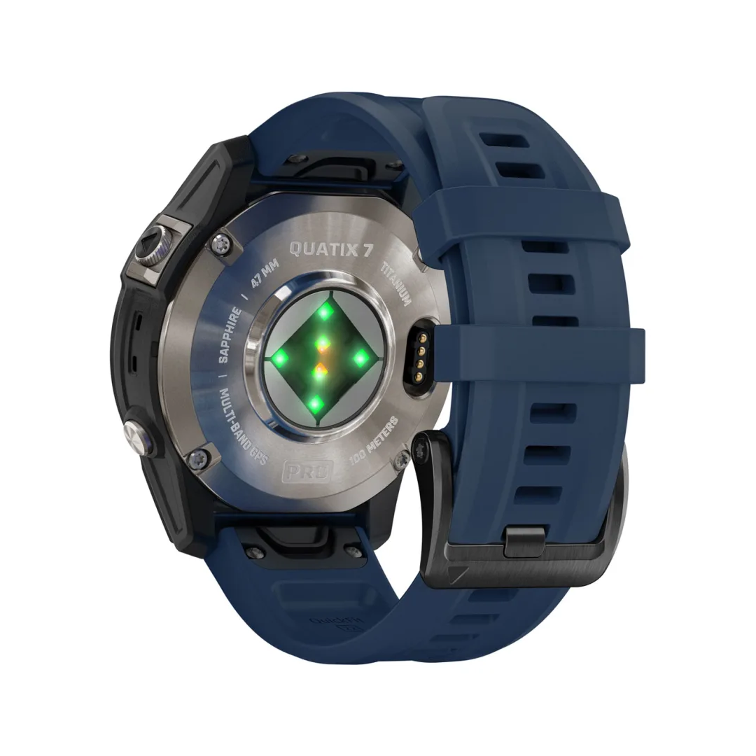 Retro orologio Garmin Quatix 7 Pro titanio 47mm, cinturino silicone blu navy, sensori ottici verdi e GPS multi-banda | Onautica