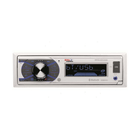 Autoradio marina Boss MR632UAB con frontalino estraibile, ingressi USB/SD e Bluetooth integrato.