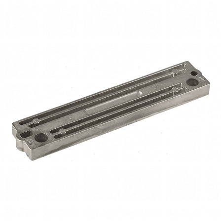 Anodo a barra in alluminio 196x40x14 mm per fuoribordo, vista del lato scanalato con i due fori di fissaggio
