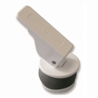 Tappo di scarico a espansione con leva a scatto in plastica e PVC, disponibile nero o grigio per ombrinali barca.