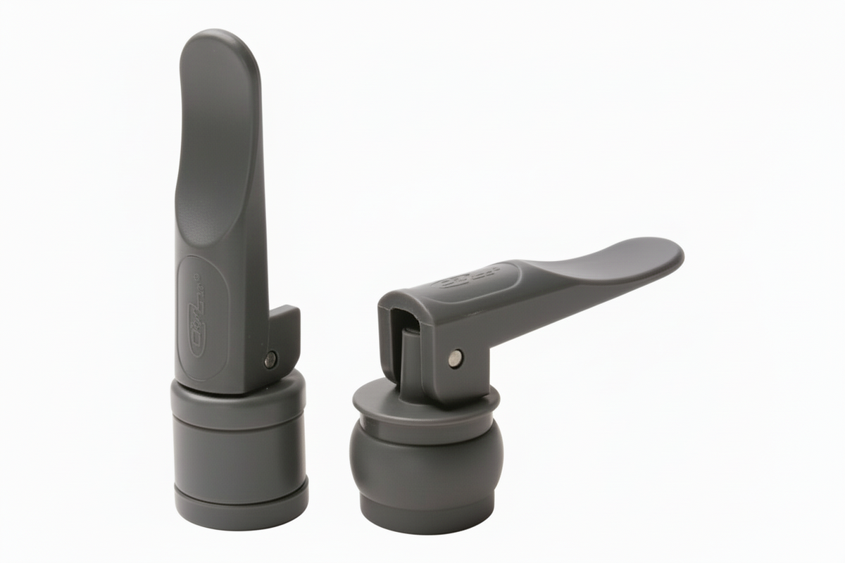 Tappo di scarico a espansione con leva a scatto in plastica e PVC, disponibile nero o grigio per ombrinali barca.